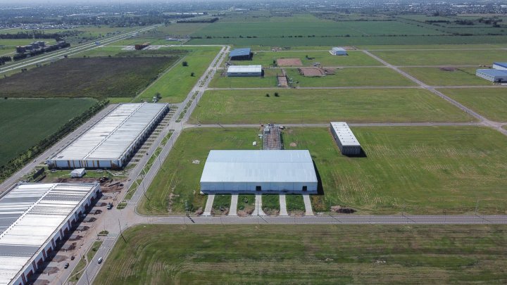 Galpones / Depósitos - Funes - Alquiler