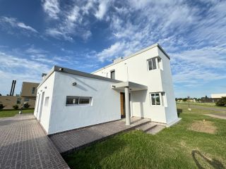 Casas - Funes - Venta