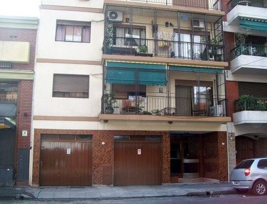 Departamento Dos Ambientes Barracas-Frente con balcón!