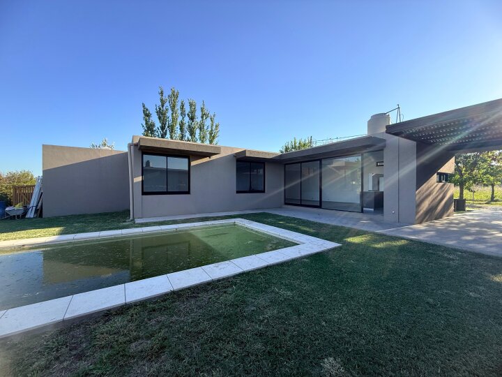 Casas - Funes - Venta