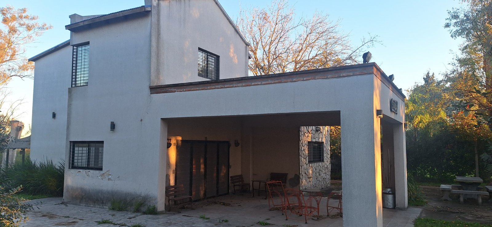 Casa de 4 Dormitorios - Gran Espacio Verde