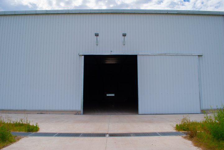 Galpones / Depósitos - Funes - Alquiler