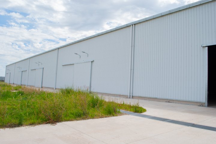 Galpones / Depósitos - Funes - Alquiler