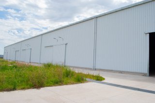 Galpones / Depósitos - Funes - Alquiler