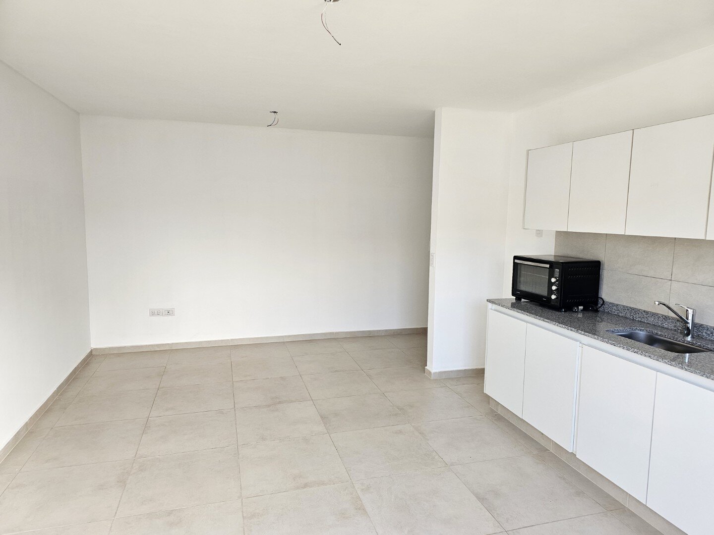 Casa de dos dormitorios + cochera cubierta - A estrenar, financiada en 50 meses !!! — foto 3