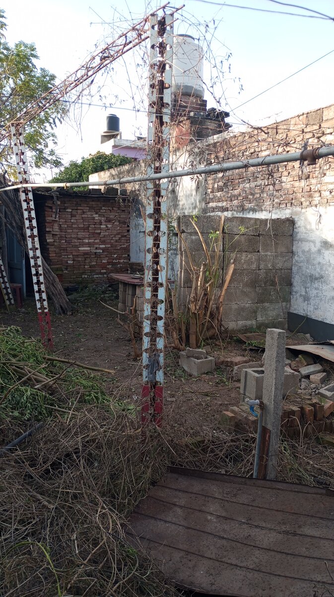 VENDO LOTE CON CONSTRUCCIÓN A DEMOLER, ZONA SUR - Imagen 15
