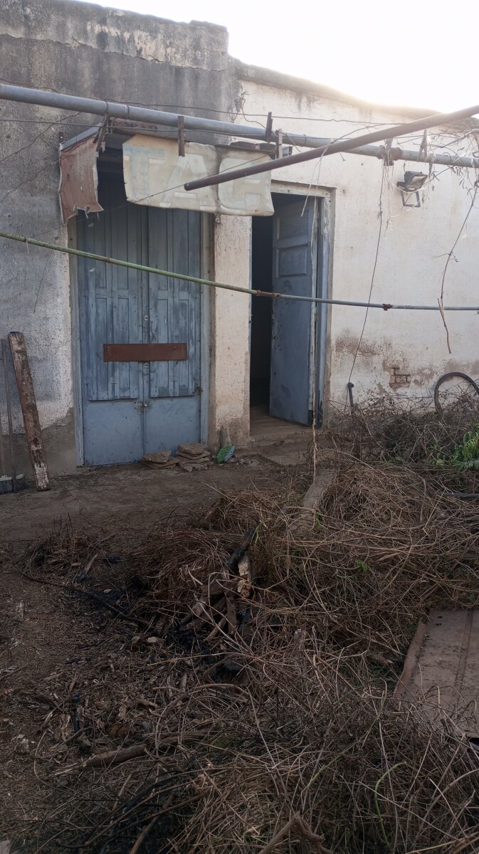VENDO LOTE CON CONSTRUCCIÓN A DEMOLER, ZONA SUR - Imagen 12
