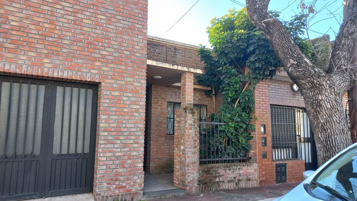 Casa al Frente 3 Dormitorios- Barrio Sarmiento OPORTUNIDAD UNICA!!!! — foto 12