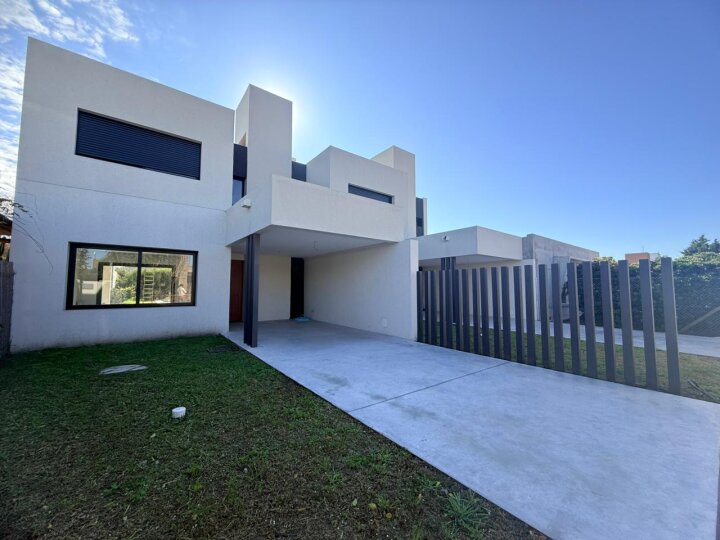 Casas - Funes - Venta