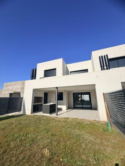 Casas - Funes - Venta