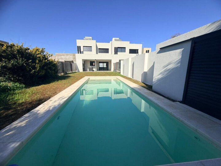 Casas - Funes - Venta