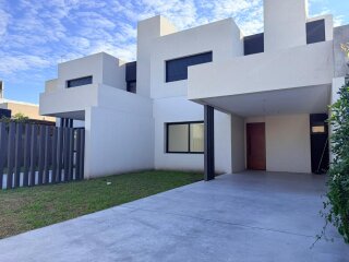 Casas - Funes - Venta