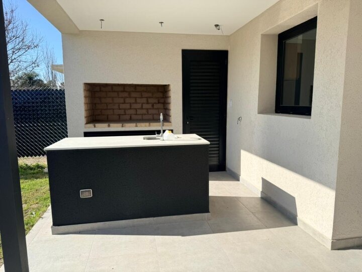 Casas - Funes - Venta