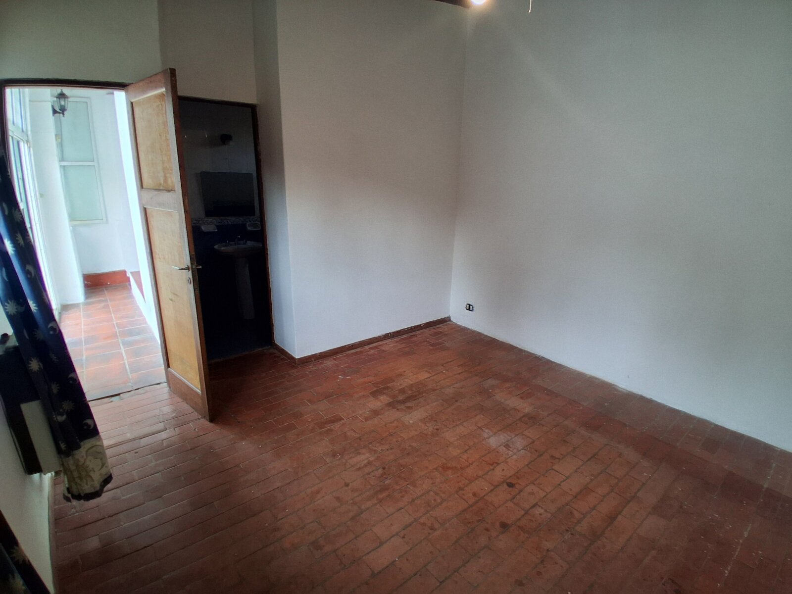 Venta - Casa de pasillo. 2 habitaciones, 2 baños. patio y terraza — foto 14