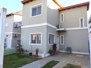 Casas - Funes -  Alquiler