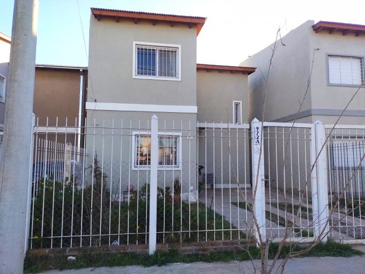 Casas - Funes -  Alquiler