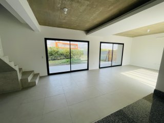 Casas - Funes - Venta
