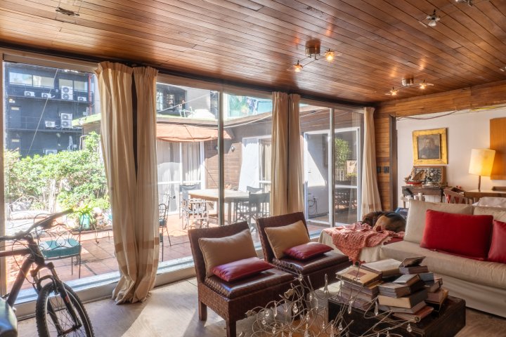 Venta departamento 3 dormitorios calle Salta 1200 amplio patio y cochera - Zona Río y Parque España