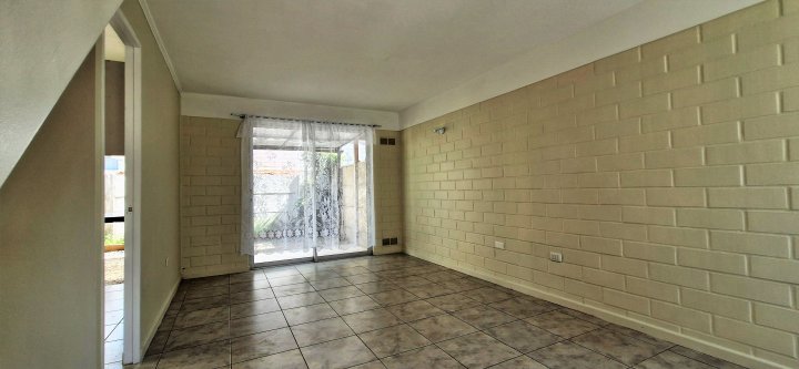 En venta casa de dos pisos en condominio Veracruz, paradero 16, La Cruz. 95 M$