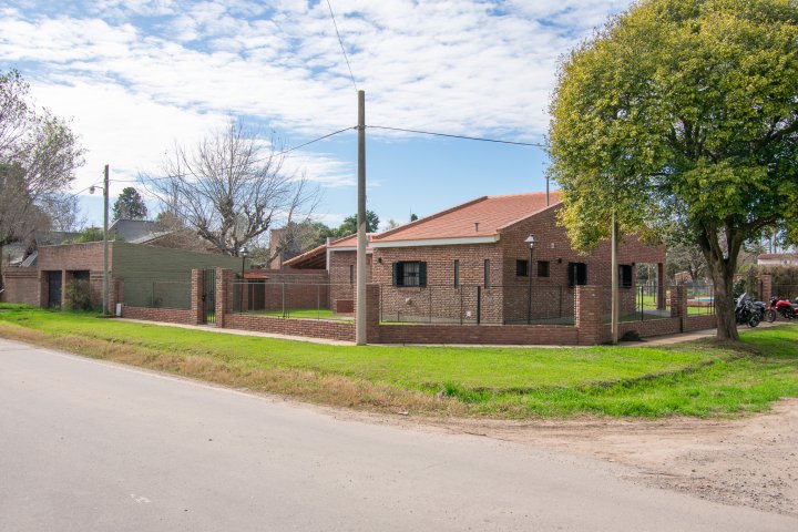 Casas - Funes - Venta