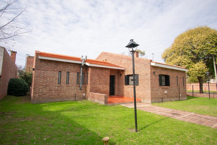 Casas - Funes - Venta