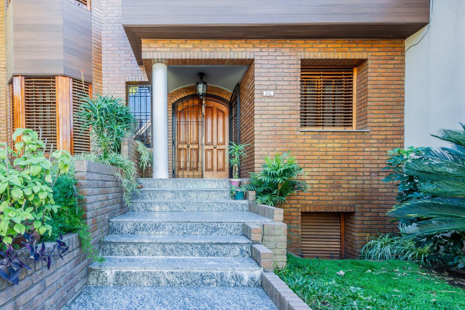 CASA | 9 AMBIENTES | CATEGORÍA | FONDO LIBRE | PISCINA | GARAGE 8 AUTOS | RAMOS MEJIA — foto 10