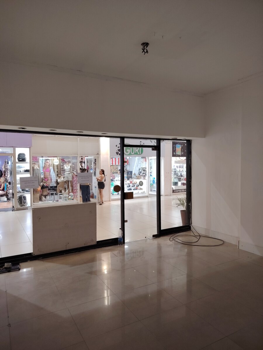 CORDOBA 1147 LOCAL GALERIA LA FAVORITA — foto 5