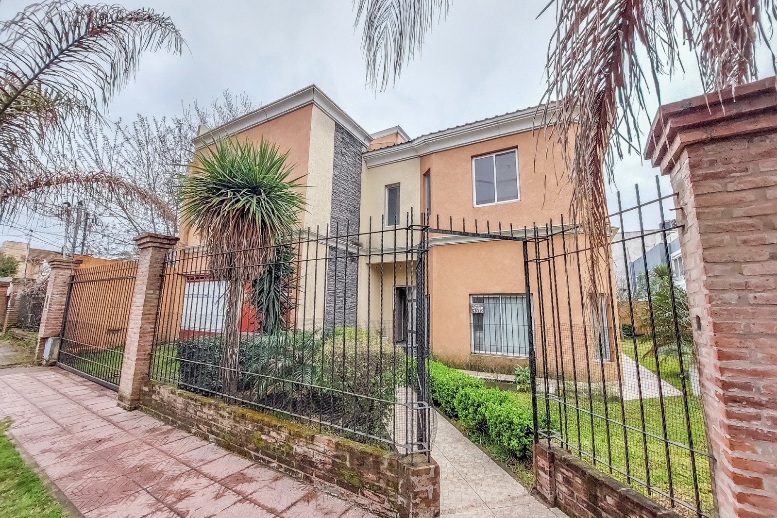 Casa | Chalet | Venta | 6 Ambientes | Parque | Villa Luzuriaga | Acepta Permuta