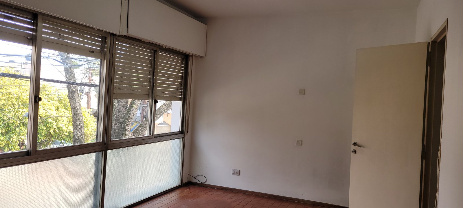 CASA AL FRENTE EN ARROYITO, AMBIENTES AMPLIOS,PATIO,TERRAZA . FERREYRA 1180. — foto 13