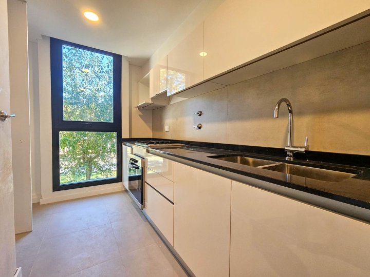 Departamento de 2 dormitorios, balcón, parrillero en fisherton