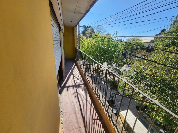 Departamentos de pasillo - Rosario - Venta