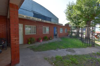 Galpones / Depósitos - Roldan - Venta