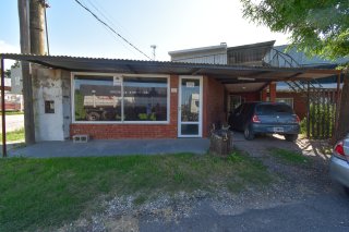 Galpones / Depósitos - Roldan - Venta