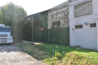 Galpones / Depósitos - Roldan - Venta