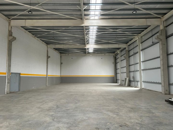 Galpones / Depósitos - Funes - Venta