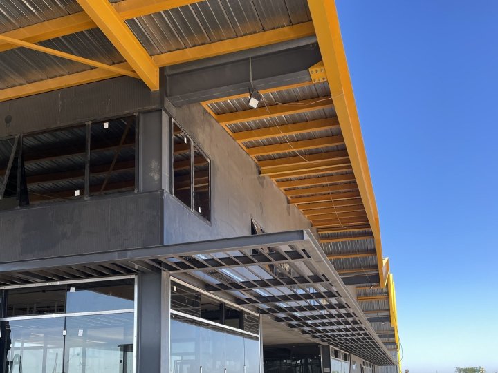 Galpones / Depósitos - Funes - Venta