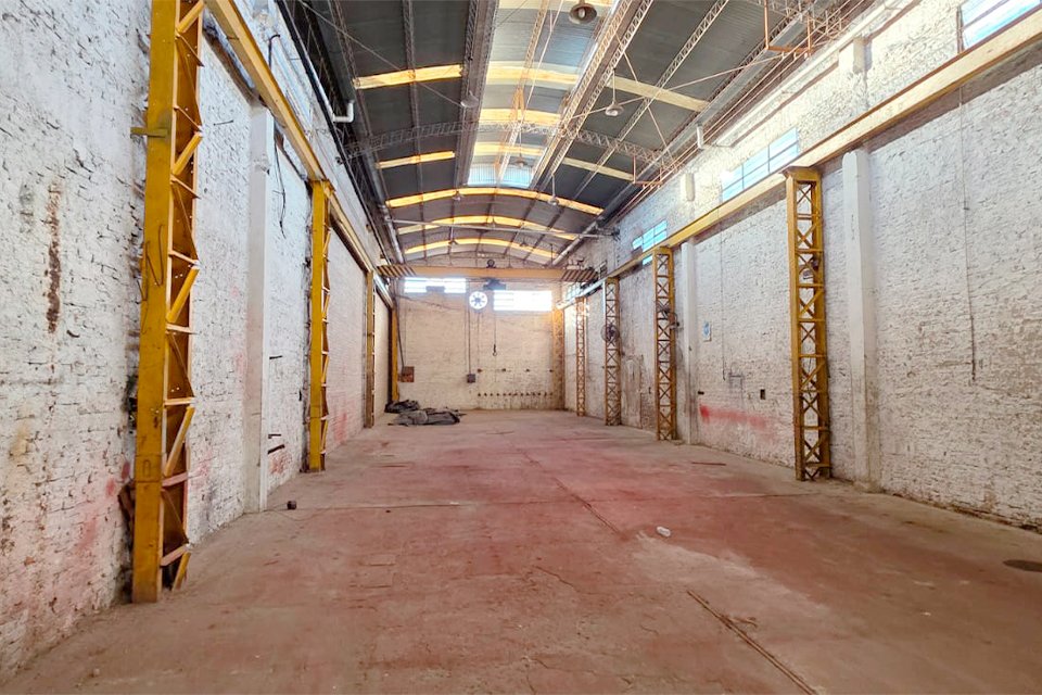 Galpón con grúas - 12 de 23