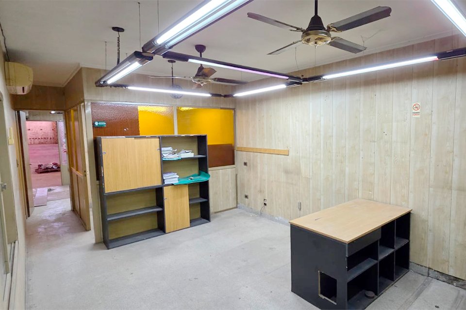 Salón comercial al frente - 7 de 23