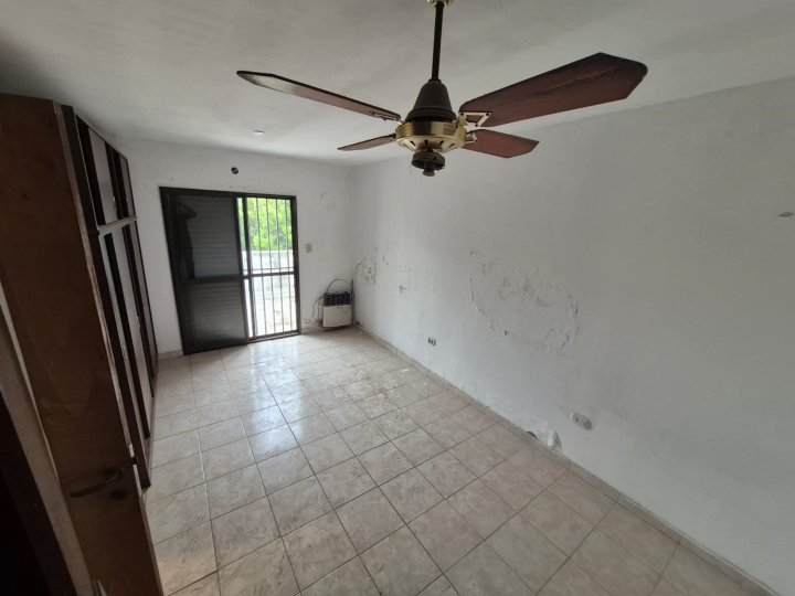 Departamentos de pasillo - Rosario - Venta