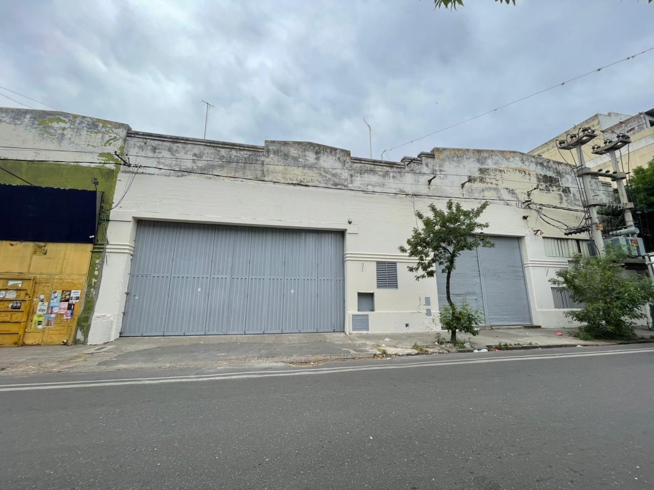 Alem 2943 - Galpón 1.100 m2