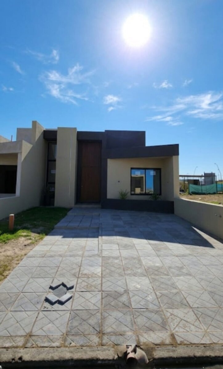Venta Dúplex en Colinas de Manantiales. Entrega 70% y CTAS. - Imagen 2