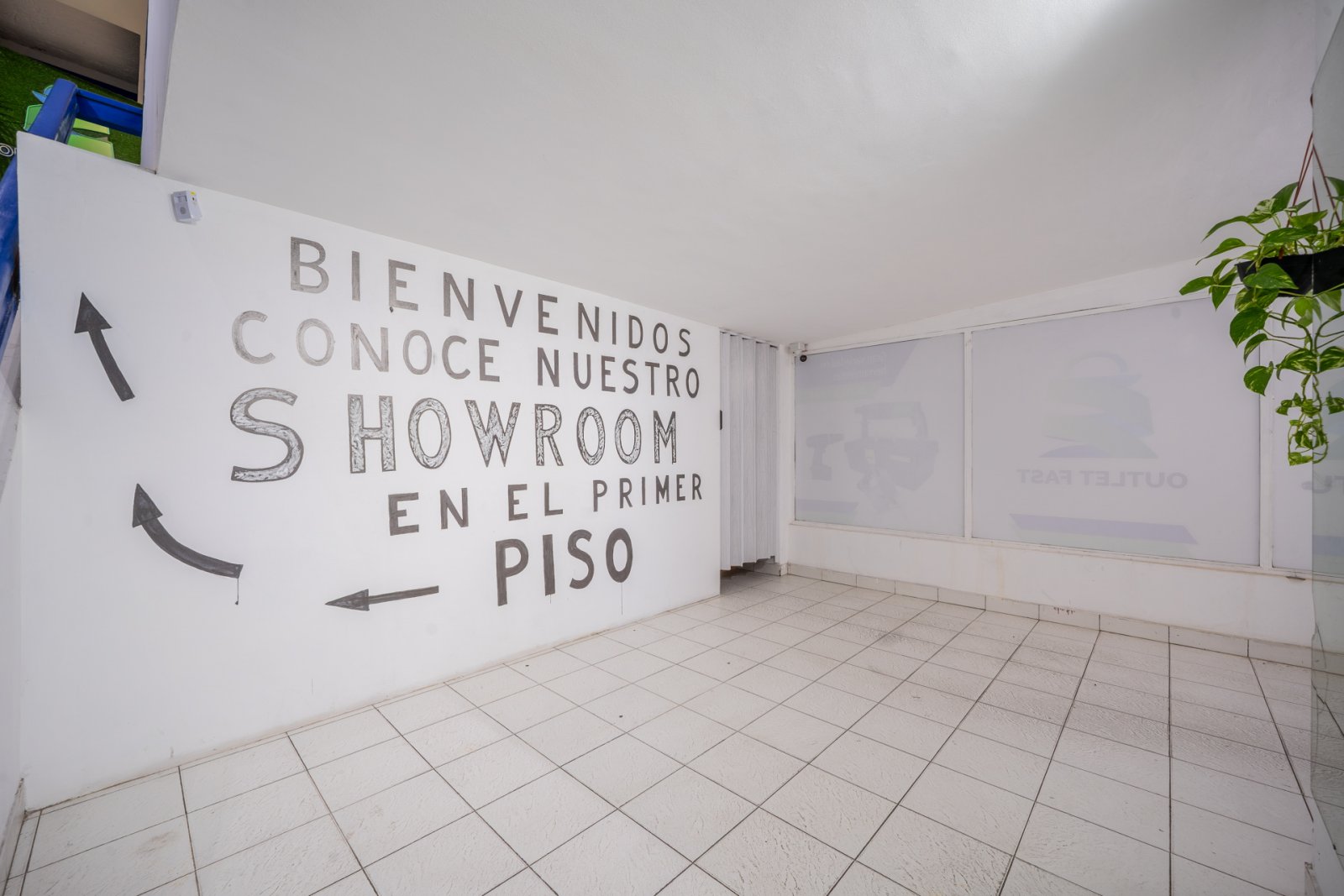 LOCAL EN GALERÍA | 200 M2 | PERMUTA — foto 2