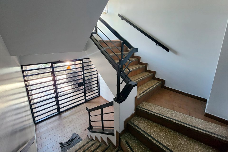 Acceso por escalera - 3 de 25