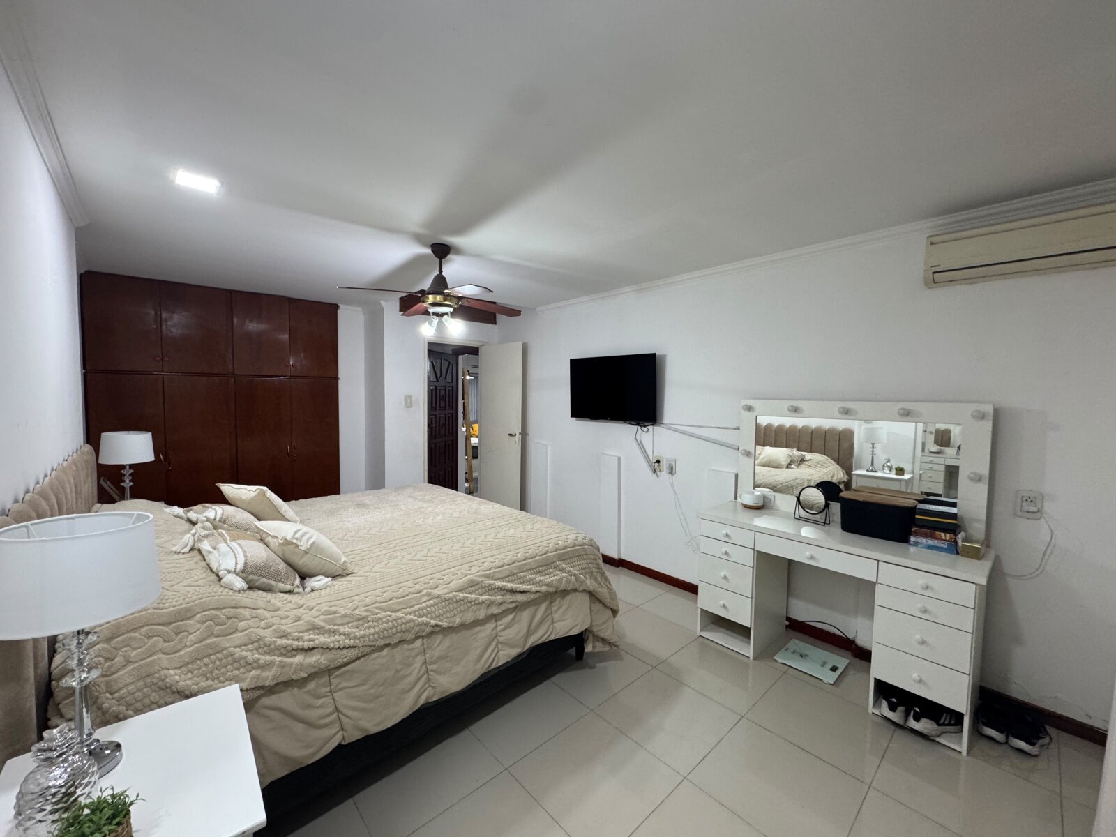 Importante Casa Estilo Alpino. Altos de Mendoza – 4 Dormitorios Quincho y Pileta — foto 5