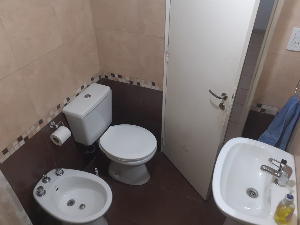 Departamento de 1 dormitorio con balcón al frente y Terraza Exclusiva con parrillero. Zona Medicina. — foto 9