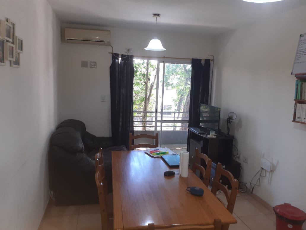 Departamento de 1 dormitorio con balcón al frente y Terraza Exclusiva con parrillero. Zona Medicina. — foto 4