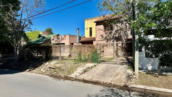 VENDO CASA 2 DORM QUINTAS DE ARGUELLO