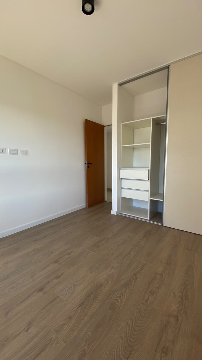 Departamento En Venta En Ituzaingó Con Cochera Y Balcón (ULTIMO DISPONIBLE) — foto 8