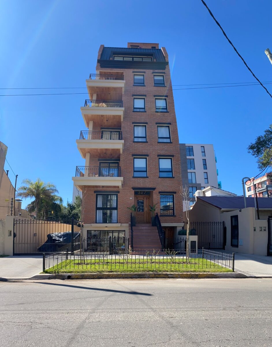 Departamento En Venta En Ituzaingó Con Cochera Y Balcón (ULTIMO DISPONIBLE)