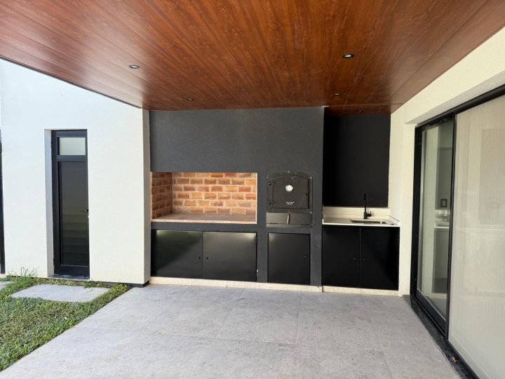 Casas - Funes - Venta